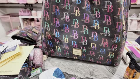 What’s in my Dooney & Bourke Bag & Preen & Co Cosmetic Case.