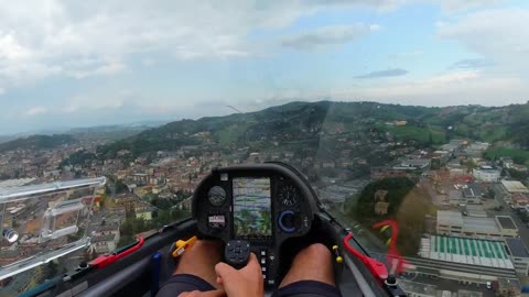 Spectacular Glider Touchdown in Rain _ 15 m LS8-e neo _ Pavullo 🇮🇹