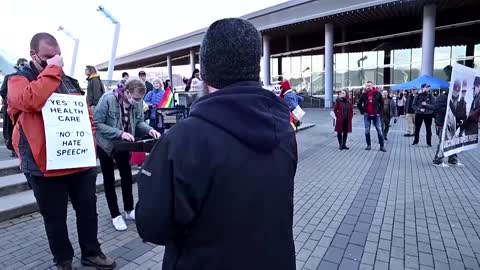 Anti-mandate, counter protesters face off in Vancouver