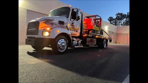 C L Towing LLC - (909) 378-8125