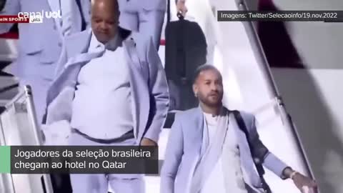 BRASIL NA COPA: Seleção chega no Qatar e é recebida com festa