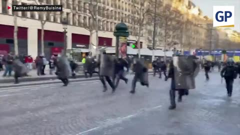 (Paris, France) Macron Police Hurl Tear Gas and Chase Hundreds of Freedom Protesters Down the Street