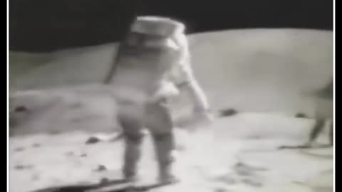 20 PROOFS NASA FAKED THE MOON LANDING