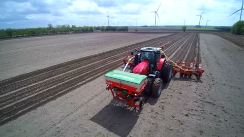 **Planting corn with Massey ferguson 7624 Dyna VT + Gaspardo Maschio Manta XL 12 Row 4K**