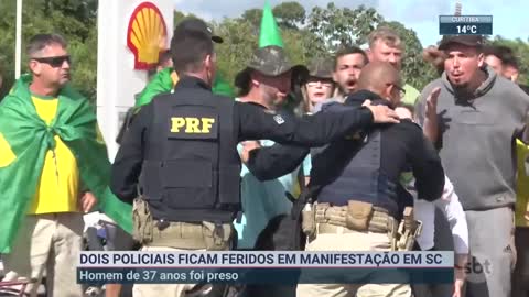 Manifestantes bolsonaristas atacam viaturas no Pará | SBT Brasil (07/11/22)