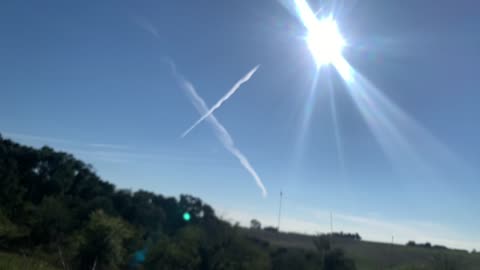 Scie chimiche non solo il simbolo X anche un 3 aereo