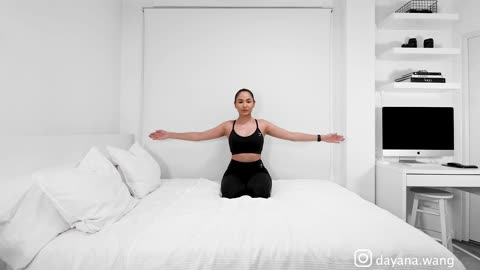 3 MIN ARMS WORKOUT IN BED | simple everyday exercises at home