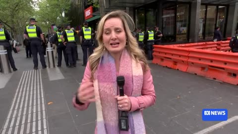 Violent protests break out on sidelines of Land Forces defence expo in Melbourne - ABC News