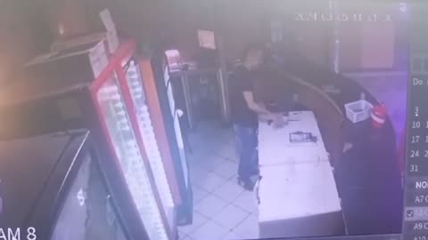 Robo mesero en bar de Bucaramanga