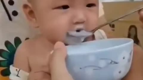 Cute baby laughing while eating ❤️❤️❤️😎😎😀😀😂