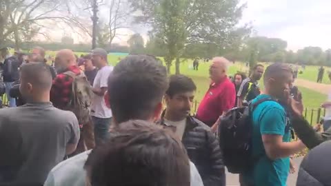 Unhinged Muslims create chaos at speakers corner again _ Ft Shalini