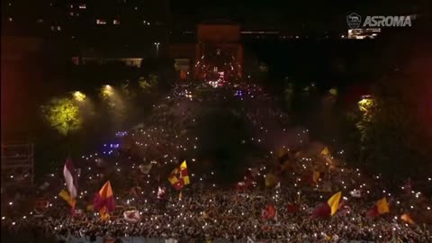 Paulo Dybala being unveiled to AS Roma fans is unbelievable