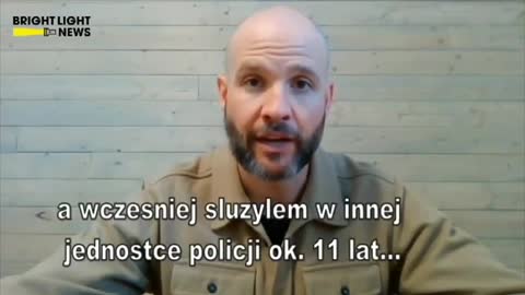 Oficer policji kanadyjskiej mówi do swoich kolegów Konwój Wolności 2022