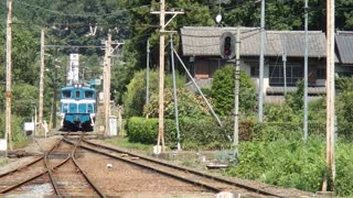 Gravel train with a load