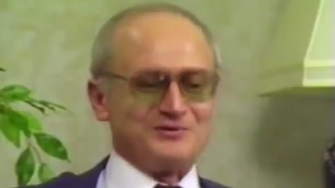 Yuri Bezmenov Explains Why KGB Targeted Corrupt Established Media Execs