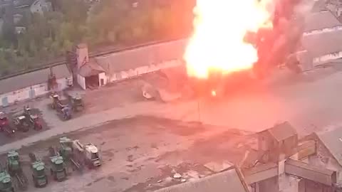 Ukraine War - High precision weapon destroyed a warehouse with rocket