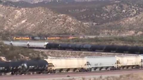 MASSIVE BNSF Power Move! 23 Locomotives!!!