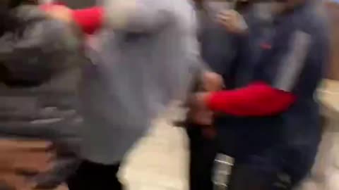 Fight breaks out in McDonald's 😭