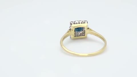 Enhance the Beauty of Your Hand with An Antique Sapphire Ring