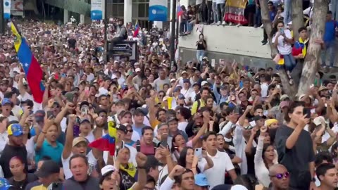 Thousands of Venezuelans in the Streets of Caracas Shout in Unison: "We Are Not Afraid!"