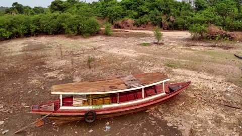 Amazon's river communities are left stranded as drought worsens