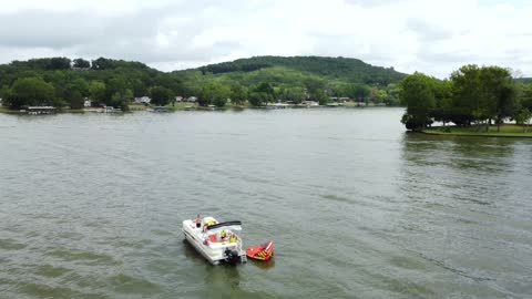 DJI Mini 2 Chasing boats on Lake of the Ozarks