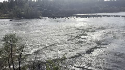 Hello River My Old Friend.... – Deschutes River – Central Oregon – 4K