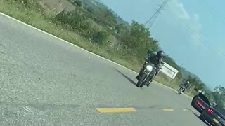 [Video] Atracan a conductor de vehículo en la Ruta 90