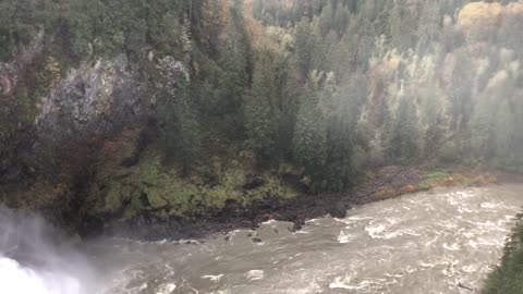 Powerful Snoqualmie Falls