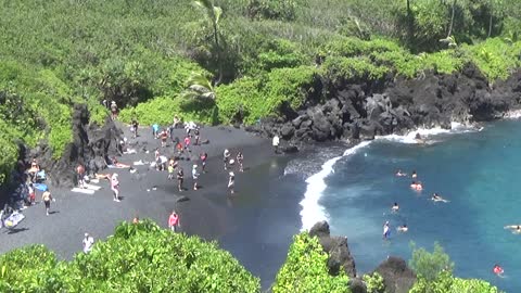 Hana, HI — Wai'anapanapa State Park