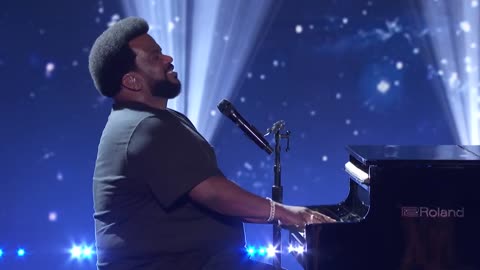 Craig Robinson and Terry Crews pair up for an EPIC performance of _A Thousand Miles_ _ AGT 2023