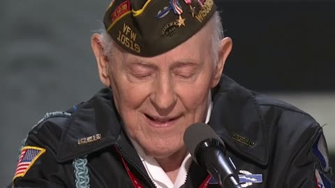 WW2 Veteran Brings Down the House When He Says He Would RE-ENLIST Under President Trump