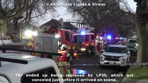 FRV -- AV -- VICPOL - R25, P23, P24, P25A + More - On Scene - Second Alarm House Fire, Malvern East