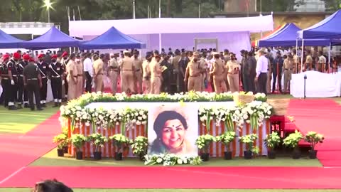 Lata Mangeshkar, 'the Nightingale', given state funeral