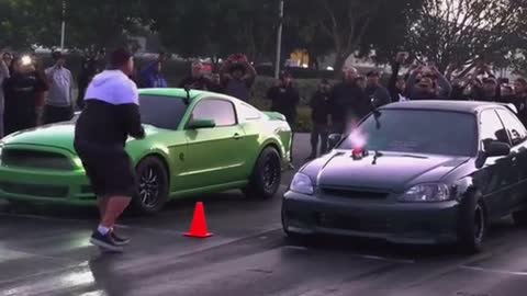 Preparation before the start of the race car