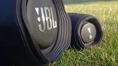 Extreme Bass On JBL BOOMBOX 2, Charge