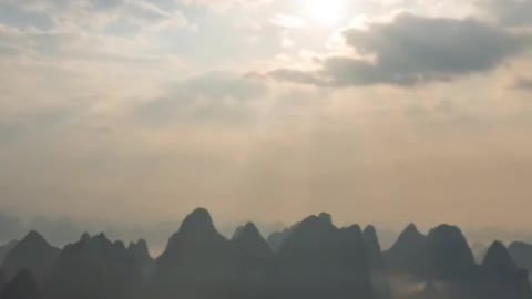 The wind and clouds in the mountains