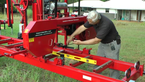 Sawmill Bandsaw Blade Leveling Basics - Roller Guide Tilt