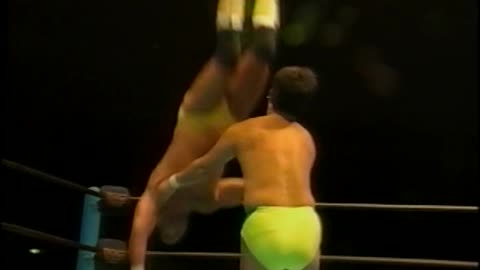 (1992.09.15) Nobukazu Hirai & Yoshiro Ito vs Chavo Guerrero & Paul Diamond - WAR