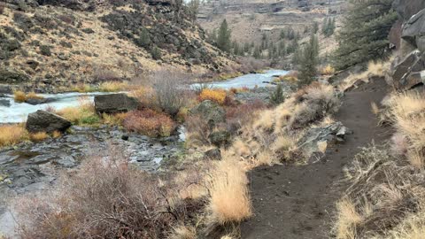 Central Oregon – Steelhead Falls – River Walking – 4K