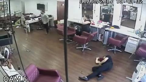 Graphic Video - Brazilian Hairstylist Is SHOT DEAD