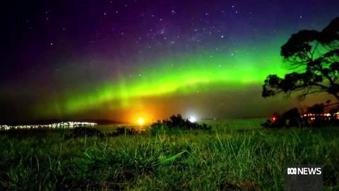 A southern lights delight. The Aurora Australis puts on a spectacular show _ ABC News