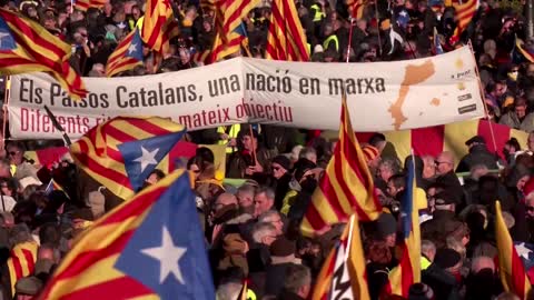 Catalan separatists call for independence at summit