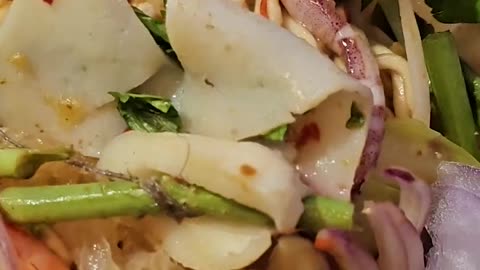 Three Hardworking Sisters! Thai Spicy Noodle Salad