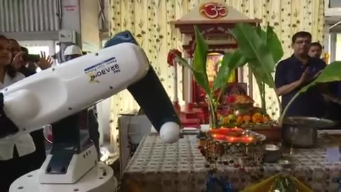 😳ROBOTS THAT PERFORM RELIGIOUS RITUALS