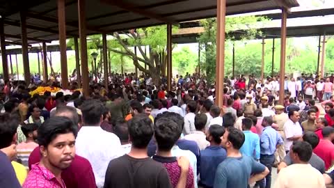 Hundreds attend cremation of slain Hindu man