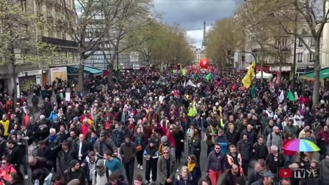 FRANCE - Paris. The people absolutely will not stop!