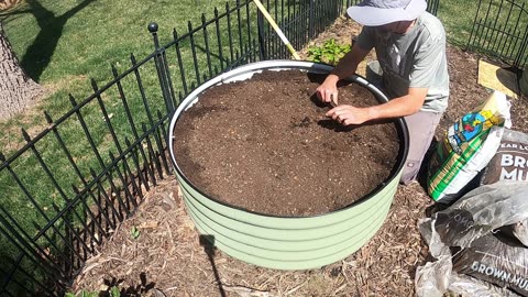 Filling Raised Bed using Hugelkultur Method