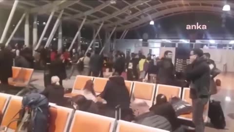 Video from the airport in Hatay during today's earthquake.