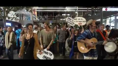 This Australian flashmob unites people in the most beautiful way